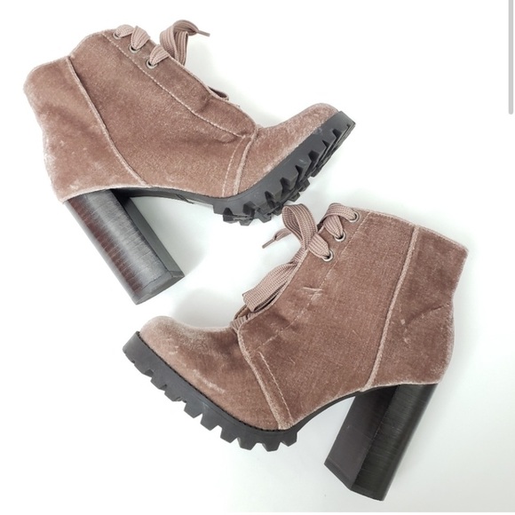 Call It Spring Penha Velvet
Lace-Up Boots Size 8.5 - Picture 14 of 14